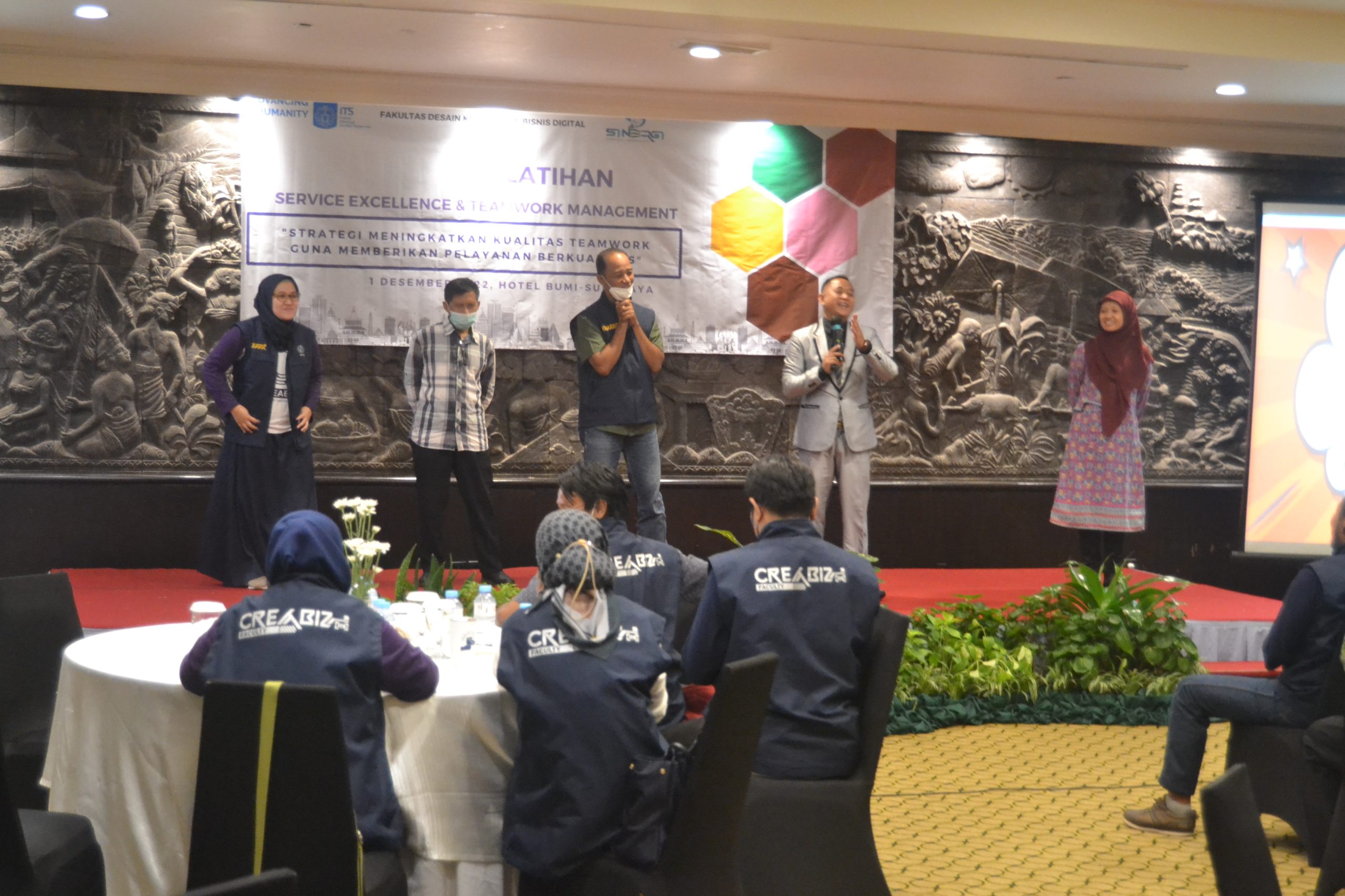Jasa Trainer Service Excellence Mataram